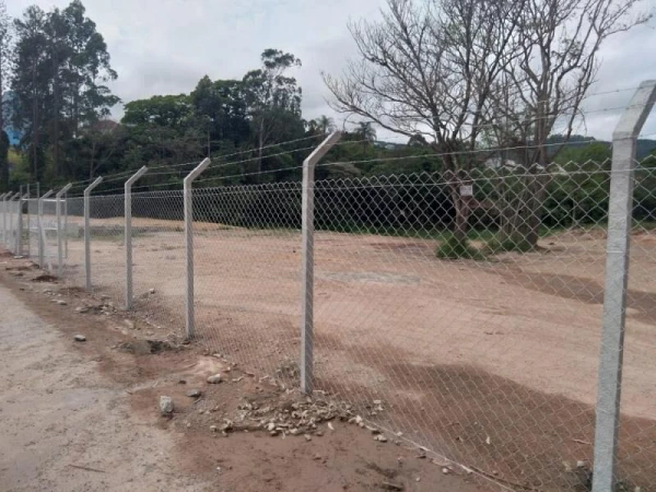 Cerca com mourão concreto preço