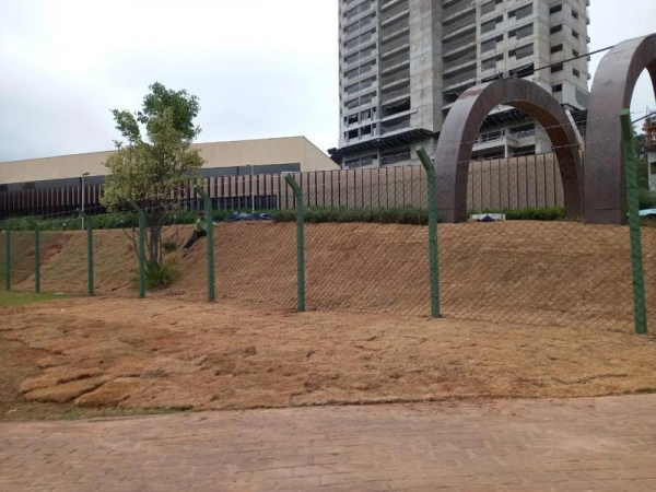 Cerca com mourão concreto preço